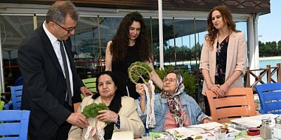 Osmangazi Belediyesinden alzheimer hastaları için 'Anneler Günü' kutlaması