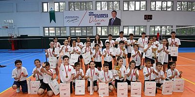 Osmangazi Belediyespor’dan Badmintonda Tarihi Başarı