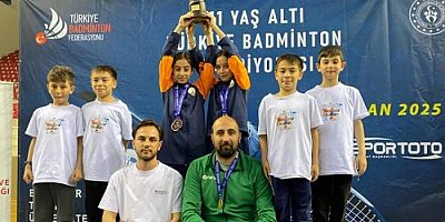 Osmangazi Belediyespor'un genç badmintoncuları göz doldurdu