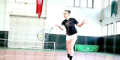 Osmangazi’de 19 Mayıs’a Özel Düzenlenen Tenis Turnuvası Start Aldı