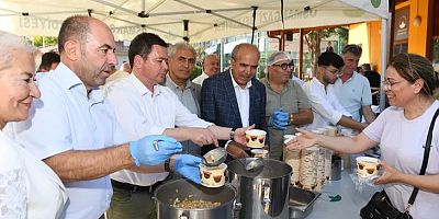 Osmangazi’de aşure kazanları kardeşlik için kaynadı