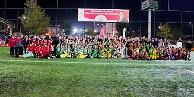 Osmangazi'de Cumhuriyetin ışığı sporla birleşti