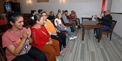 Bursa Osmangazi'de gözleri görmeden sanatçı yetiştiriyor