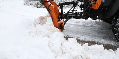 Osmangazi’de Karla Kapanan Yollara Anında Müdahale