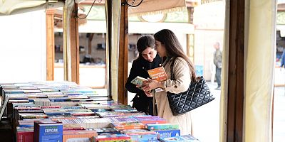 Osmangazi’de Kitap Dolu Günler Sürüyor