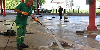 Osmangazi’de Kurban Kesim Alanları Titizlikle Temizleniyor