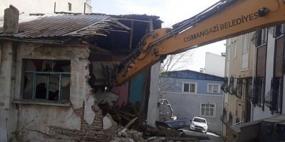 Osmangazi’de metruk binalar yıkılıyo