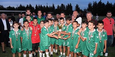 Osmangazi’de minik yetenekler futbol şöleninde buluştu