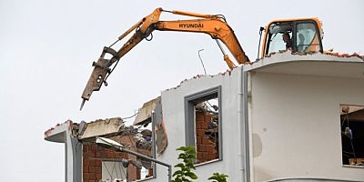 Osmangazi’de Ruhsatsız Katlara Anında Müdahale