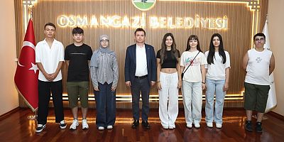 Osmangazi’de ücretsiz LGS kurslarının başarılı öğrencileri başkan aydın’la buluştu