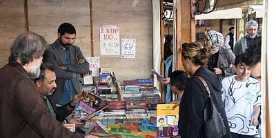Osmangazi Kitap Fuarı’na Edebiyatseverlerden Yoğun İlgi