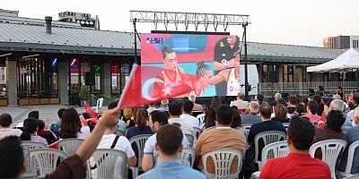 Osmangazi Meydanı’nda Filenin Sultanları Coşkusu