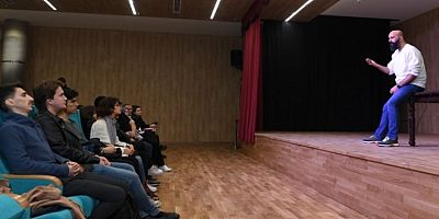 Othello eseri Bursa Osmangazi Düşünce Atölyesi'nde incelendi