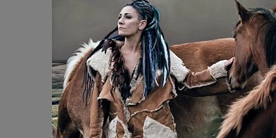 Özlem Tekin'e sahnelere dönüş için milyonluk teklif! 10 yıllık köy hayatının ardından gözler ünlü rock yıldızında