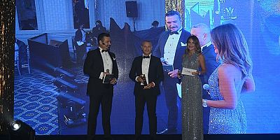 Özlem Yıldız'ın gözleri ilham oldu