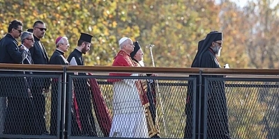 Papa İznik'te tarihi bazilikada ayin yaptı!