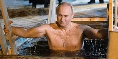 Putin buzlu suya daldı!