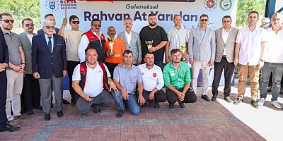 Rahvan at yarışları nefes kesti