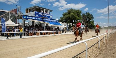 Rahvan atları şampiyonluk için koştu