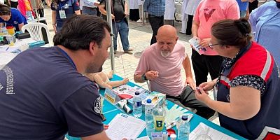 ‘Sağlık Sokağı’nda vatandaşa ücretsiz sağlık hizmeti