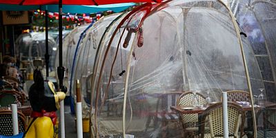 Sosyal Mesafe Balonları! Restoranlarda yeni konsept!