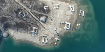 Sular çekildi, köy ortaya çıktı!