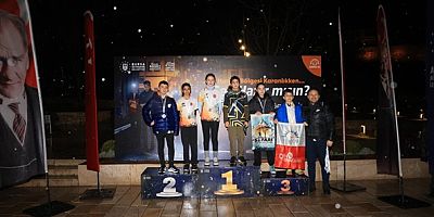 Tarihi Çarşı'nın gece atmosferinde oryantiring heyecanı