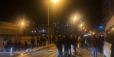 Taziyeden dönen araca çapraz ateş açıldı