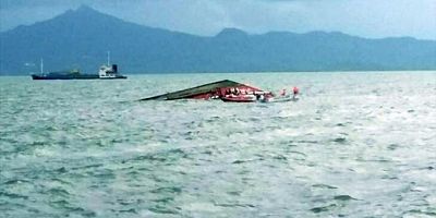 Tekne yük gemisine çarptı: Çok sayıda ölü var