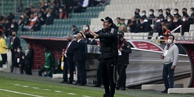 Teknik Direktörü Taşkın'dan Bursaspor taraftarına övgü dolu sözler