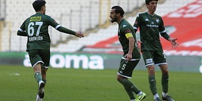 Timsah, evinde Altay'a karşı üstün