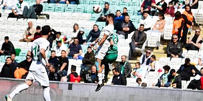 TİMSAH KOMADA! | Bursaspor, Kırklarelispor'a evinde 2-0'lık skorla kaybetti...