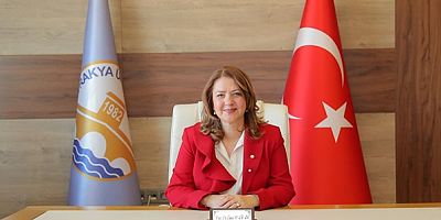 TÜ Eczacılık Fakültesi’nde Devir Teslim Töreni Gerçekleştirildi