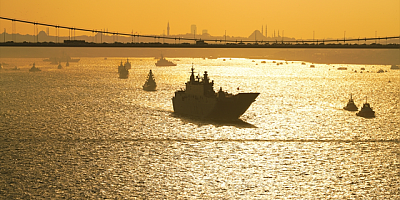 Türk donanmasının 100 gemili resmigeçidi Yunan basınında: Erdoğan'ın emriyle güç gösterisi yaptılar