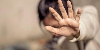 Türkiye'de    12 saatte      6 kadın  öldürüldü!