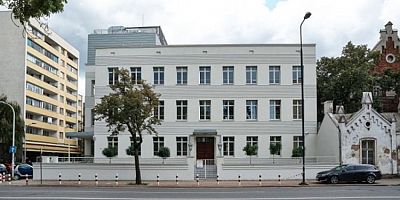 Türkiye'nin Varşova Büyükelçiliği'ne molotofkokteylli saldırı!