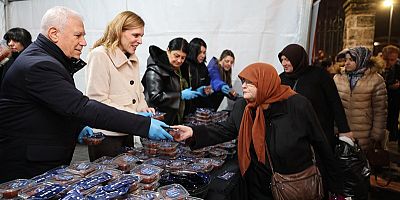 Ulu Cami'de Ramazan'a tatlı başlangıç