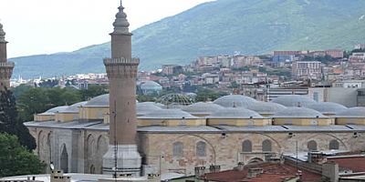 Ulucami seyyar satıcı değil ibadet yeri!