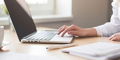 Yargıtay karar verdi: Mesai saatlerinde bu sitelere girmek kovulma sebebi