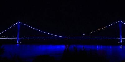 Yavuz Sultan Selim Köprüsü mavi renge büründü