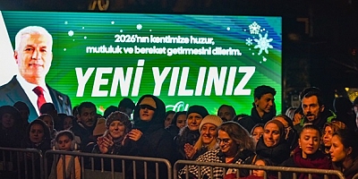 Yeni yıl coşkusu, ‘Bursa Yeni Yıl Meydanı’nda yaşanıyor