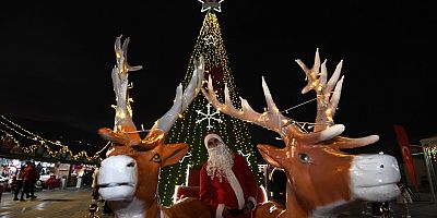 Yeni Yıl Festivali Akşam Saatlerine Renk Kattı