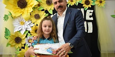 Yıldırım Belediye Başkanı Yılmaz, karne alan tüm öğrencileri tebrik etti