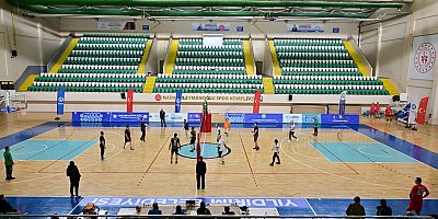 Yıldırım Belediyesi birimler arası voleybol turnuvası nefes kesen bir finalle sona erdi