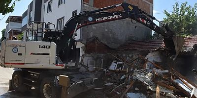 Yıldırım Belediyesi metruk bina bırakmıyor