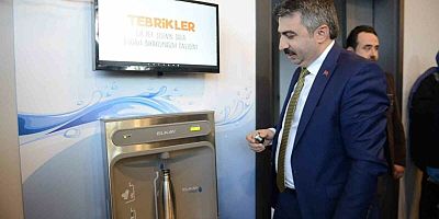 Yıldırım Belediyesi, Mümine Şeremet Uyumayan Kütüphanesi’nde hayata geçirdiği ‘Plastiksiz Kütüphane’ projesiyle 505 bin 848 plastik şişe kullanımın önüne geçti.