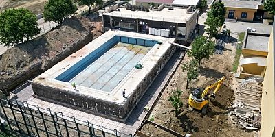 Yıldırım'da 4 mevsim havuz keyfi
