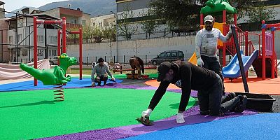  Yıldırım’da parklara yaz bakımı