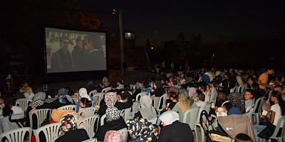 Yıldırım'da yaz sineması keyfi