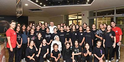 Yıldırım Gençlik Merkezi mezunlarını verdi